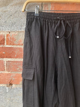 Load image into Gallery viewer, LINEN CARGO PANTS