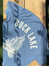 Load image into Gallery viewer, BUCK LAKE CAMPFIRE TEE