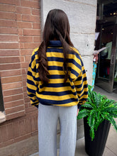 Load image into Gallery viewer, VINTAGE RUGBY FLEECE LEVI'S WOMEN'S