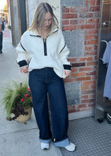 Load image into Gallery viewer, MORAN 1/2 ZIP FLEECE LOLA&#39;S ROOM