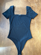 Load image into Gallery viewer, RIBBED SS STEACY BODYSUIT