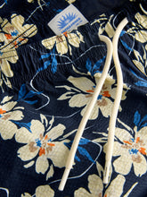 Load image into Gallery viewer, MAUI FLOWER SEERCUCKER SHORTS