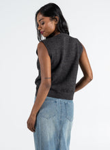 Load image into Gallery viewer, KNIT CABLE BUTTON VEST