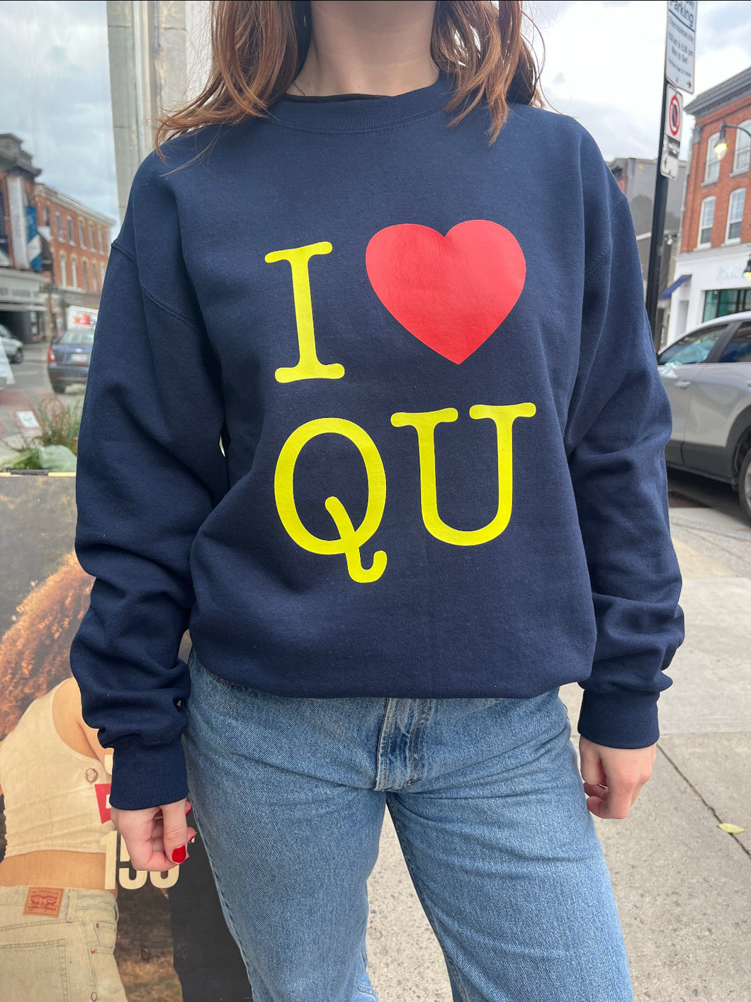 QU CREWNECK