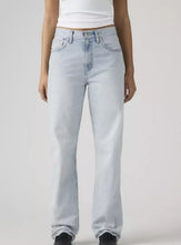 Load image into Gallery viewer, LEVI'S EASY DAD JEANS
