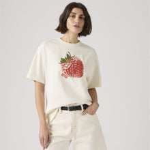 Load image into Gallery viewer, LEVI'S HEART STRAWBERRY TABOR TEE