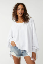 Load image into Gallery viewer, DAISY SWEATSHIRT FREE PEOPLE