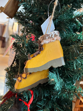Load image into Gallery viewer, WINTER BOOTS ORNAMENT