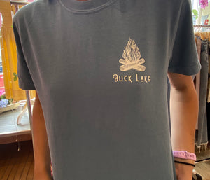 BUCK LAKE CAMPFIRE TEE