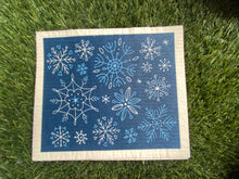 Load image into Gallery viewer, SNOWFLAKES DISHCLOTHS