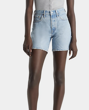 Load image into Gallery viewer, LEVI&#39;S 501 MID THIGH SHORTS