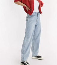 Load image into Gallery viewer, LEVI&#39;S BAGGY DAD JEANS