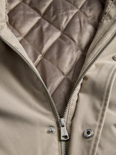 Load image into Gallery viewer, NORREBRO PADDED BARN JACKET