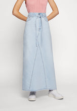 Load image into Gallery viewer, LEVI&#39;S ICONIC LONG SKIRT BELT