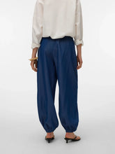 Load image into Gallery viewer, ZITTA BALLOON PANTS VERO MODA