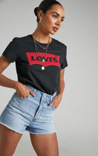Load image into Gallery viewer, LEVI&#39;S RIBCAGE SHORTS