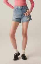 Load image into Gallery viewer, LEVI&#39;S 80s MOM SHORTS
